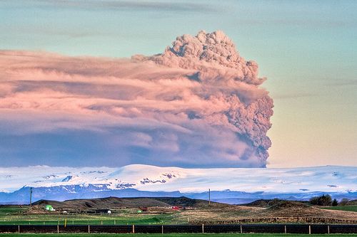 Volcanic ash plume - pink - Iceland 